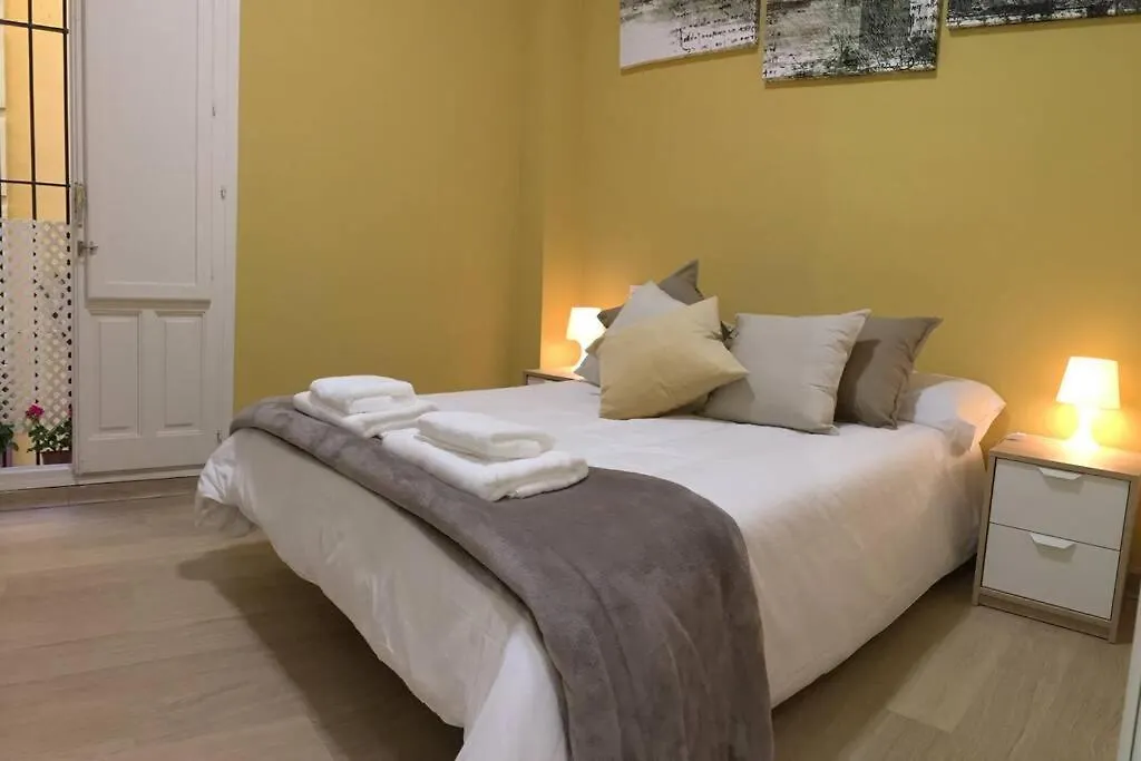 Cozy And Well Located Apartment In The Center Of Seville Spain