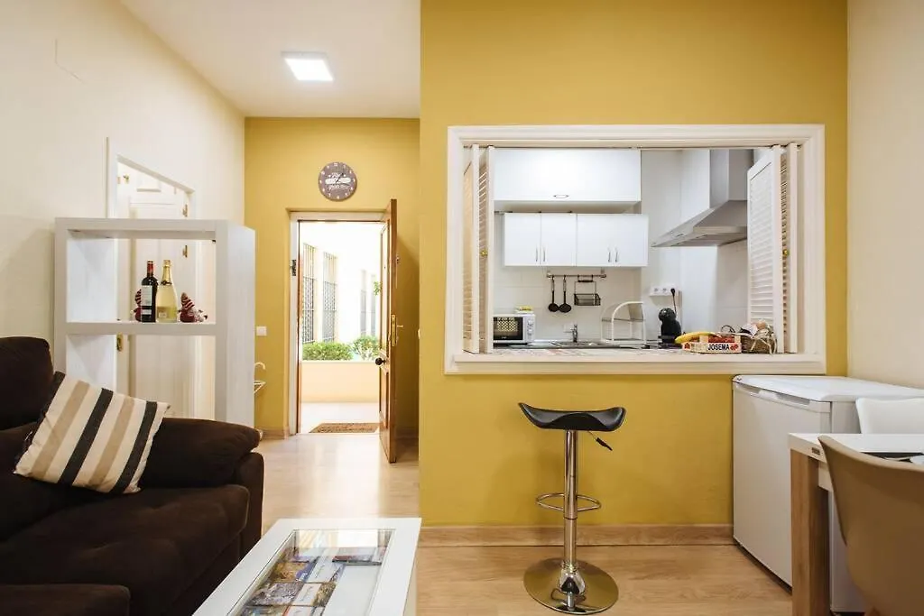 Cozy And Well Located Apartment In The Center Of Seville Spain